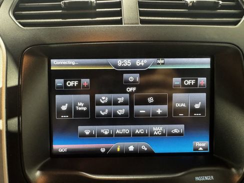 Used 2015 Ford Explorer XLT w/ Equipment Group 202B AWD/4WD image 37