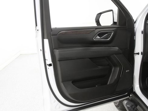 Certified 2023 Chevrolet Tahoe Z71 w/ Luxury Package image 4