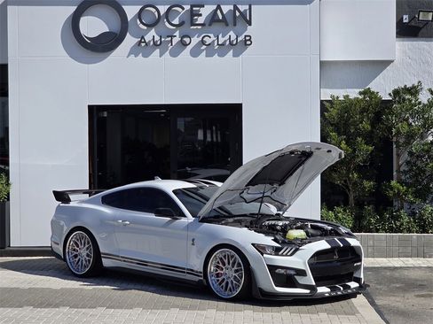 Used 2022 Ford Mustang Shelby GT500 w/ Carbon Fiber Track Pack image 5