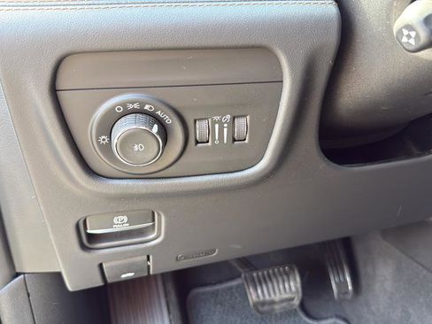 Used 2023 Jeep Grand Cherokee L Summit AWD/4WD image 26