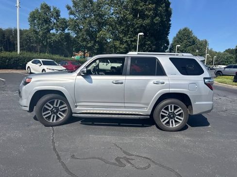 Used 2019 Toyota 4Runner Limited AWD/4WD image 8