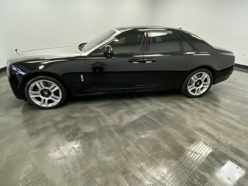 Used 2015 Rolls-Royce Ghost image 3