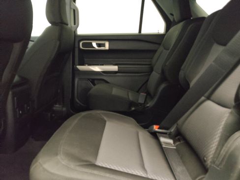 Used 2023 Ford Explorer XLT RWD image 18