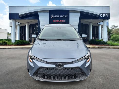 Used 2022 Toyota Corolla LE image 2