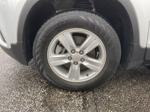 Used 2022 Chevrolet Trax LT w/ LT Convenience Package image 28