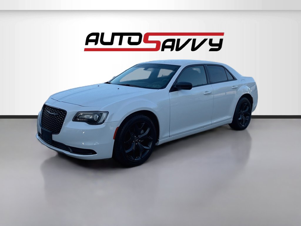 Used 2023 Chrysler 300 Touring w/ Sport Appearance Package RWD image 3