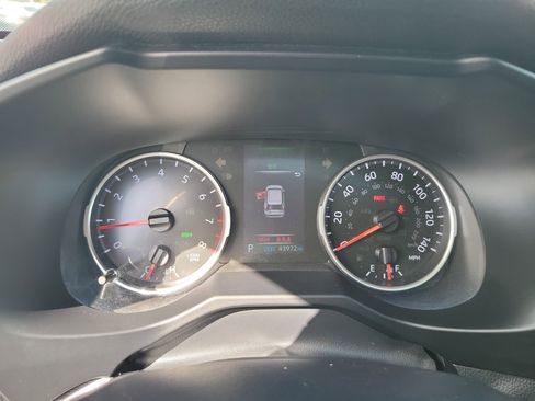 Used 2022 Toyota RAV4 XLE Premium image 20