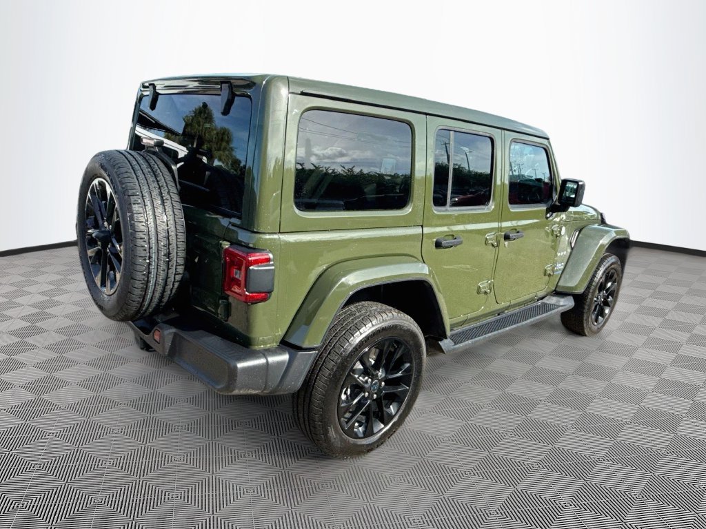 Used 2024 Jeep Wrangler Unlimited Sahara AWD/4WD image 6