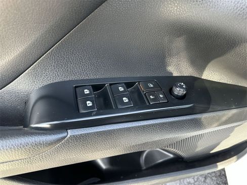 Used 2018 Toyota Camry SE image 13