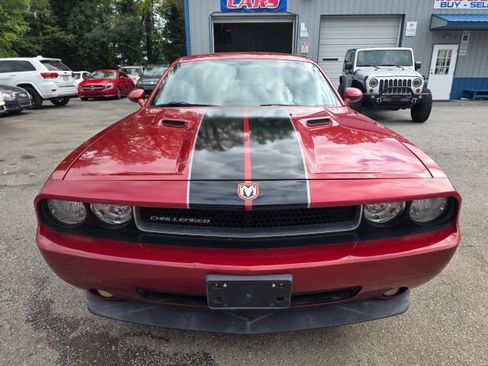 Used 2010 Dodge Challenger SE RWD image 2