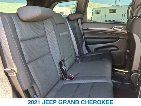 Used 2021 Jeep Grand Cherokee Laredo AWD/4WD image 24