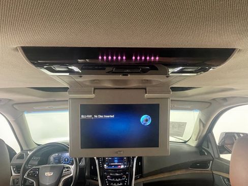 Used 2016 Cadillac Escalade ESV Premium image 28