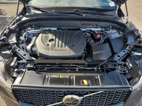 Used 2025 Volvo XC60 B5 Plus image 30