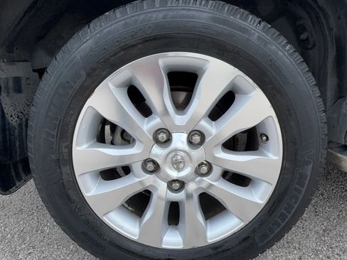 Used 2014 Toyota Sequoia Platinum RWD image 34