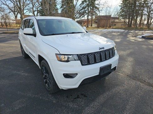 Used 2018 Jeep Grand Cherokee Altitude image 8