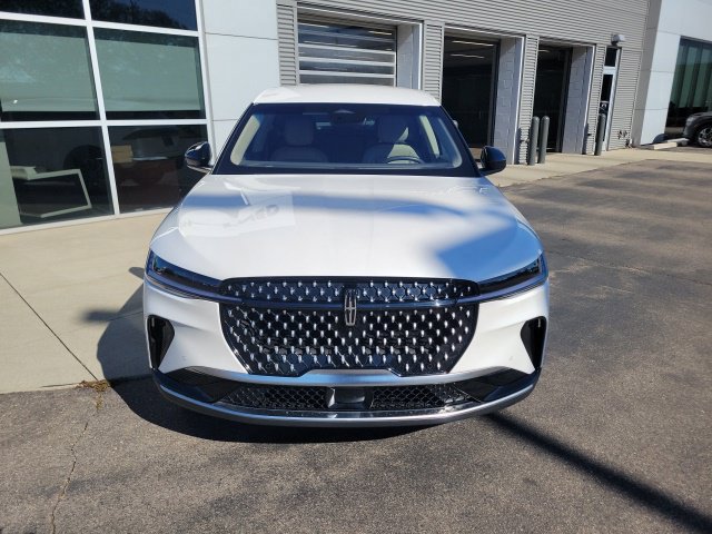 Certified 2024 Lincoln Nautilus Premier AWD/4WD image 8
