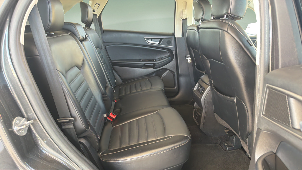 Used 2017 Ford Edge SEL w/ Equipment Group 201A FWD image 10