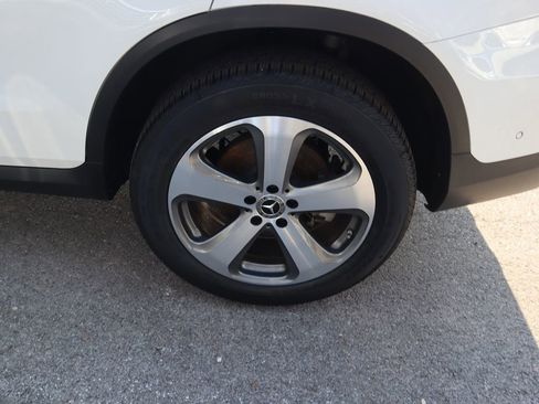 Certified 2022 Mercedes-Benz GLC 300 GLC 300 w/ Premium Package Lite image 9