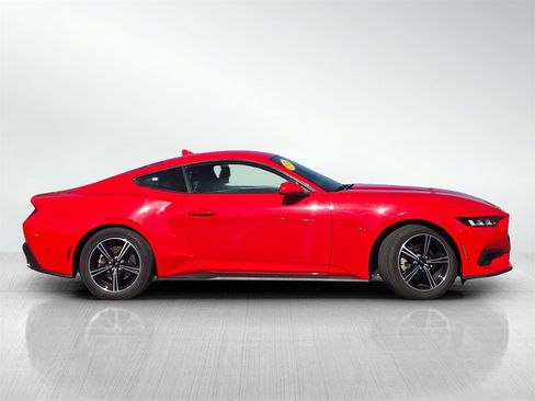 Used 2024 Ford Mustang Coupe image 3