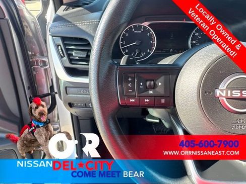 Used 2024 Nissan Rogue S FWD image 18