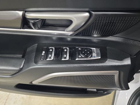 Used 2025 Kia Telluride S AWD/4WD image 29