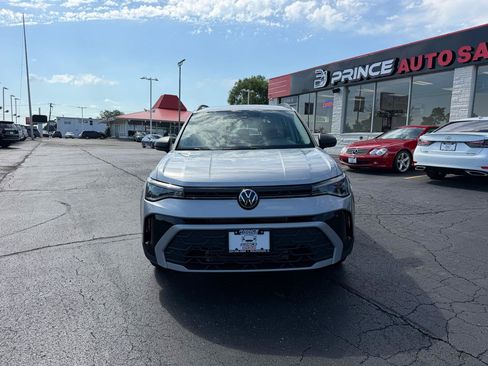 Used 2025 Volkswagen Taos S FWD image 2