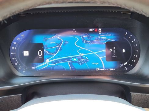 Certified 2025 Volvo XC40 B5 Plus AWD/4WD image 20