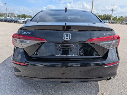 Used 2023 Honda Civic Sport image 6