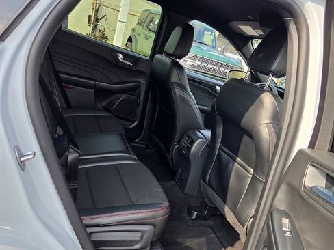 Certified 2025 Ford Escape ST-Line image 15