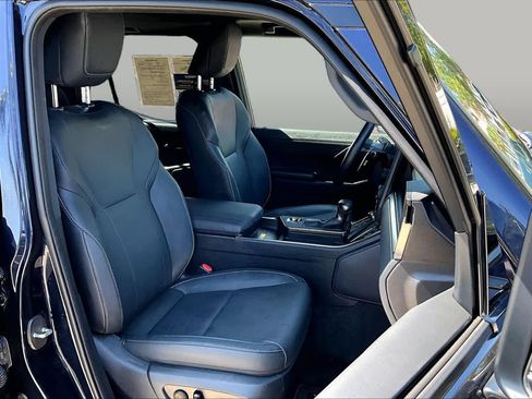 Used 2025 Lexus GX 550 w/ Accessory Package (Z1) AWD/4WD image 9