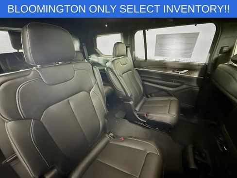 New 2025 Jeep Grand Cherokee L Limited w/ Luxury Tech Group II image 29