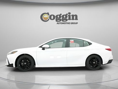 New 2026 Toyota Camry SE FWD image 6