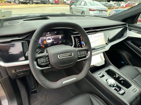 Used 2024 Jeep Wagoneer Launch Edition image 26