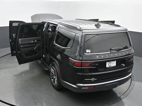 Used 2022 Jeep Wagoneer Series III w/ Flexible Seating Group AWD/4WD image 68