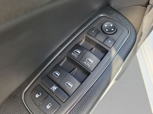 Used 2023 Chrysler 300 S RWD image 13
