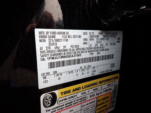 Used 2025 Ford Expedition Platinum w/ Driver's Package AWD/4WD image 24