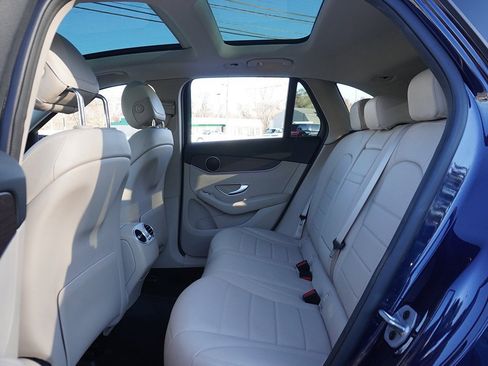 Used 2022 Mercedes-Benz GLC 300 GLC 300 image 38