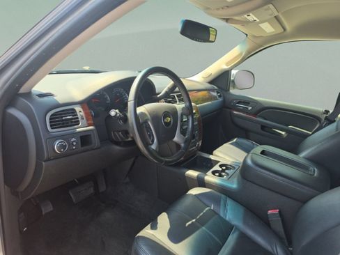 Used 2014 Chevrolet Tahoe LT RWD image 13