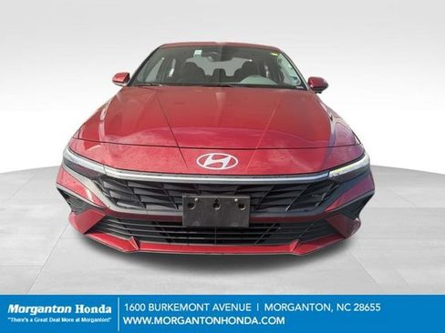 Used 2024 Hyundai Elantra SEL FWD image 2