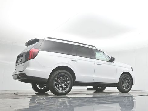 New 2025 Ford Expedition Platinum w/ Stealth Performance Package image 59