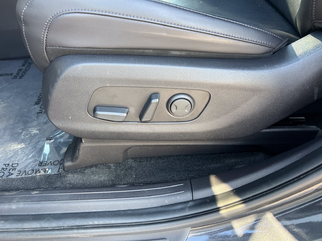 Certified 2024 Kia Carnival EX FWD image 11