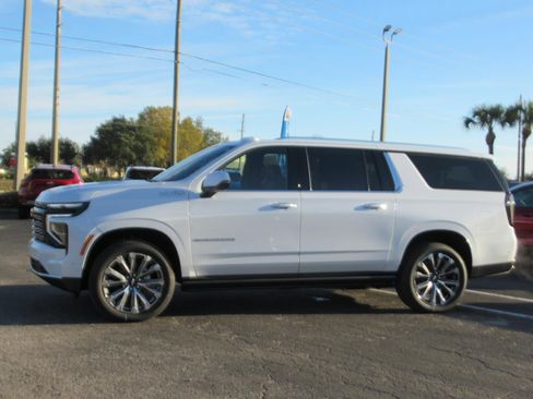 New 2026 Chevrolet Suburban High Country RWD image 2