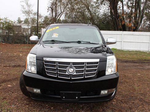 Used 2009 Cadillac Escalade AWD image 2