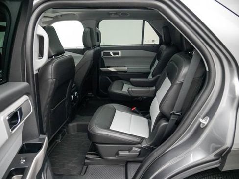 Used 2022 Ford Explorer XLT w/ Equipment Group 202A AWD/4WD image 22
