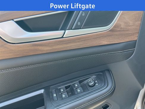 New 2026 Volkswagen Atlas SE image 8