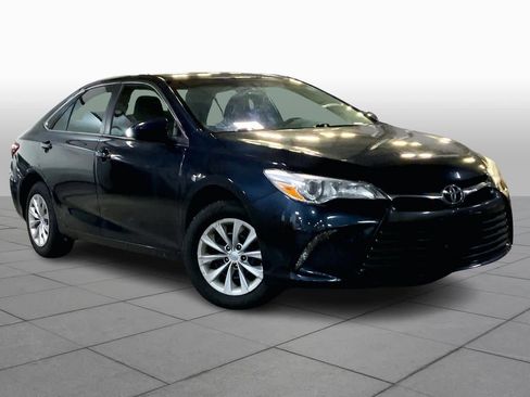 Used 2016 Toyota Camry LE image 2
