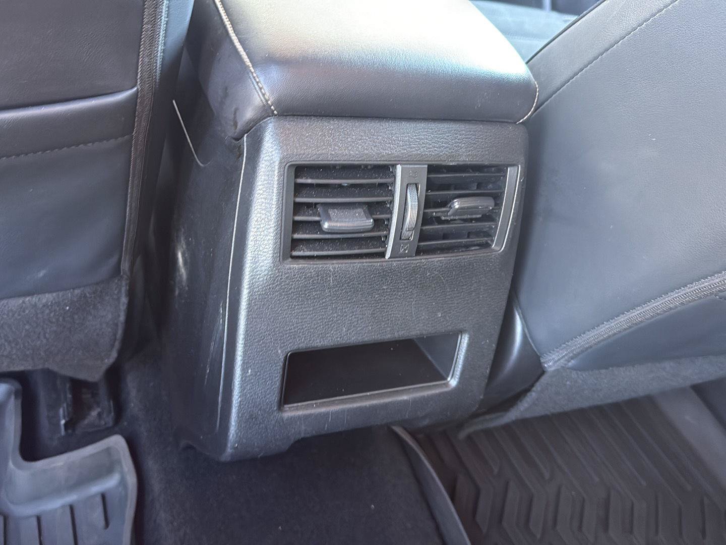 Used 2024 Mitsubishi Outlander FWD image 27