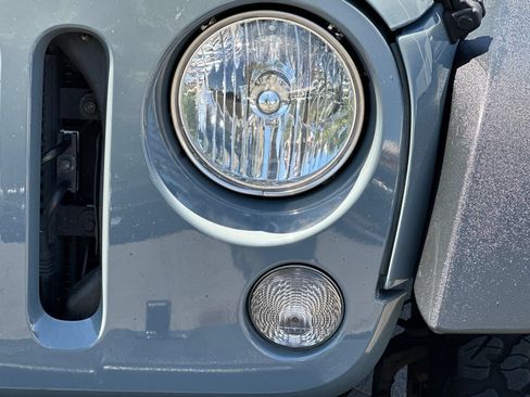 Used 2014 Jeep Wrangler Rubicon w/ Power Convenience Group AWD/4WD image 45