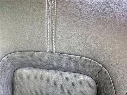 Certified 2024 Jaguar XF R-Dynamic SE image 14