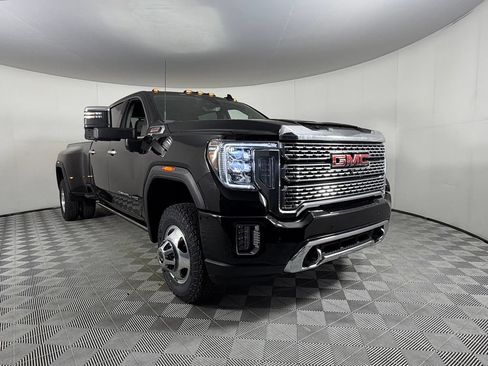 Used 2022 GMC Sierra 3500 Denali w/ Denali Ultimate Package AWD/4WD image 4
